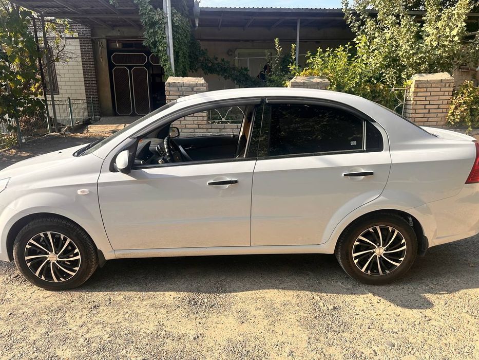 NEXIA 3 автомобили сотилади. Срочно.