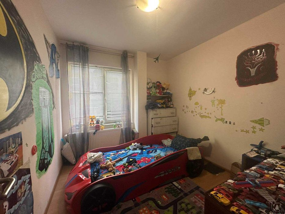 Апрартамент с три спални, 2 санитарни възела  и гараж