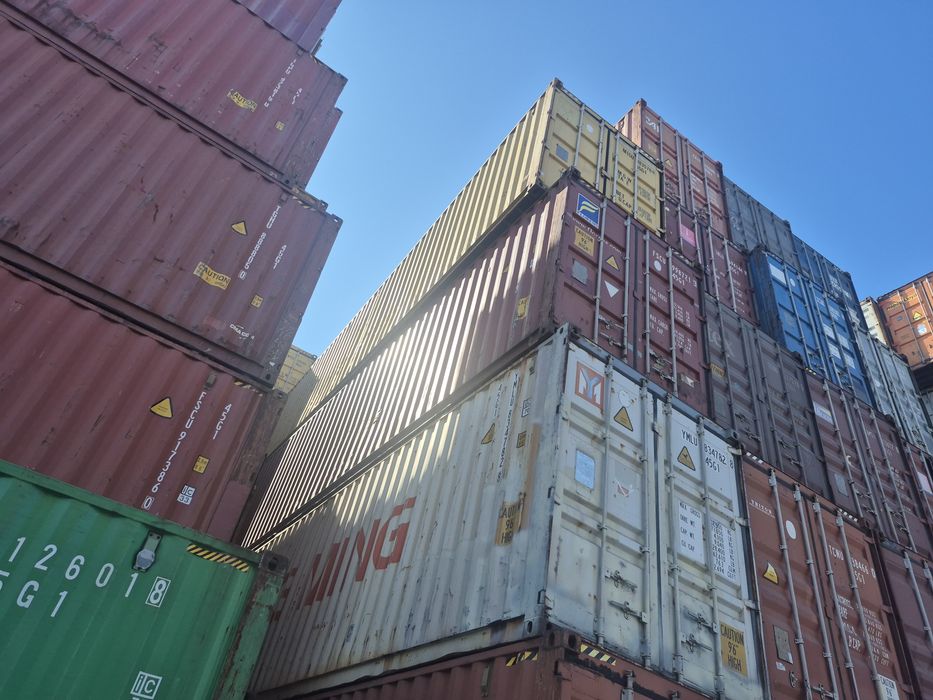 На продаже 40 тонные контейнера