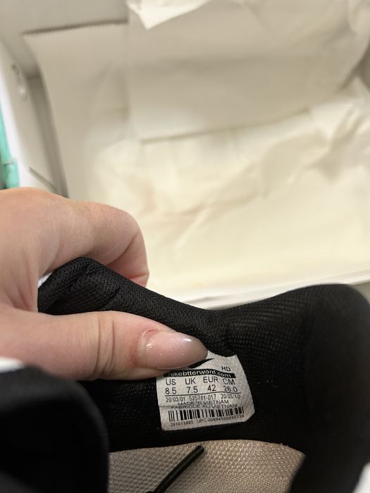 Продам кроссовки Nike