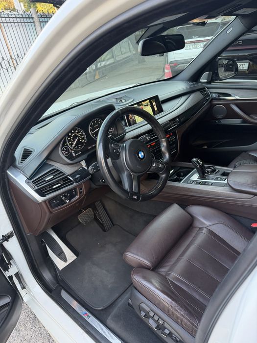 BMW X5 - 4.4 литра