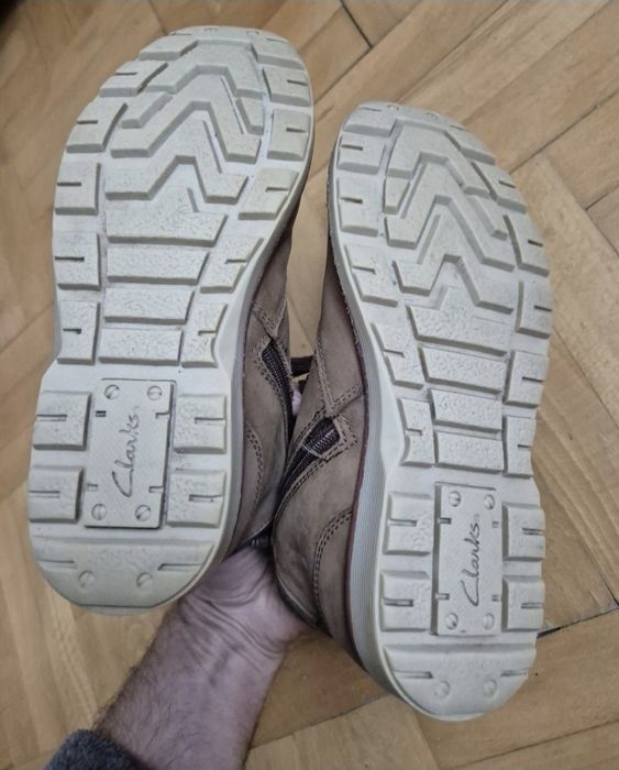 Ghete Clarks - Impermeabile Gore-Tex - 33 (22 cm)

Descriere companie: