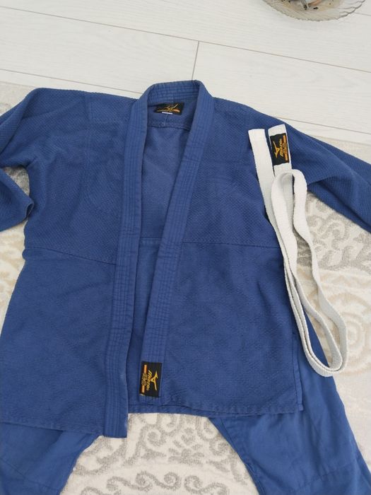 Продам кимано.     .