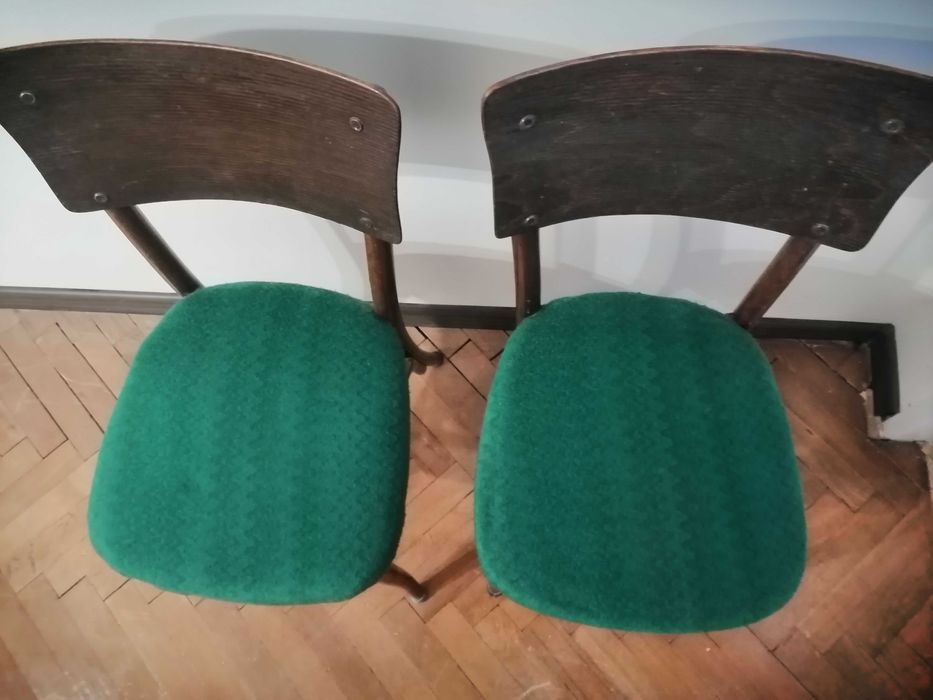 Продавам два ретро стола