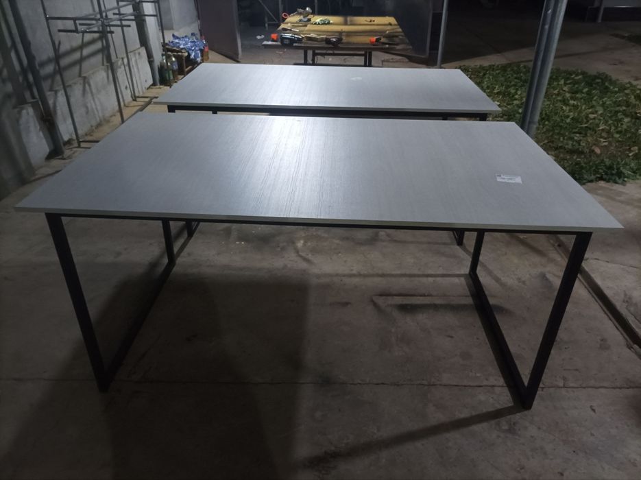 Продам срочно 2 стола ,можно по отдельности