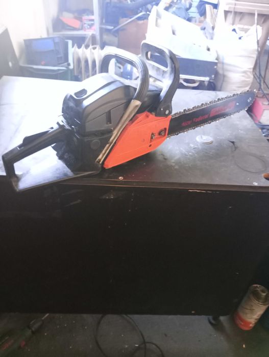 Vând Drujbă folosit