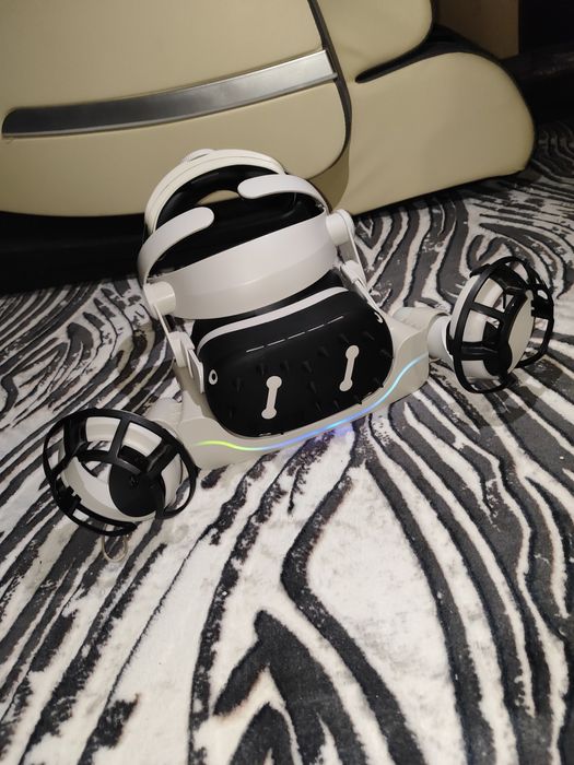 Oculus Quest 2 64GB с различными аксессуарами