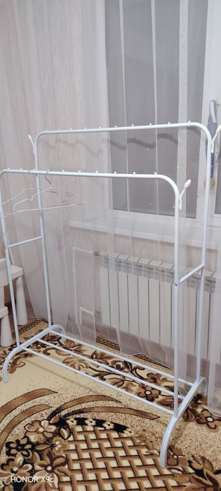 продам вешалку новый
