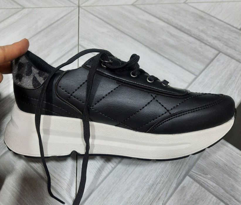 Женские Кроссовки