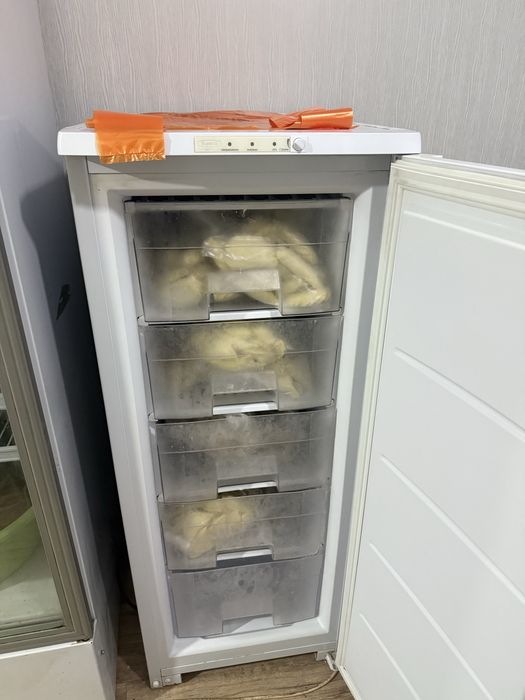 Продам морозильник