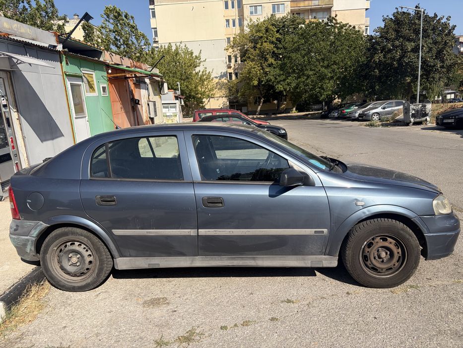 Продавам Opel Astra 1.4