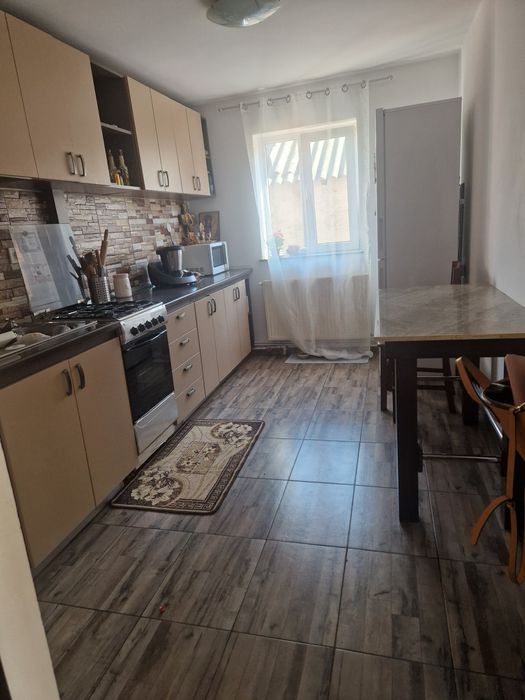 Casa de vanzare  plus vad comercial plus 3000mp Cristesti,  Pascani ,IasiE 85, 100.000 euro negociabil,nr.tel0764842630