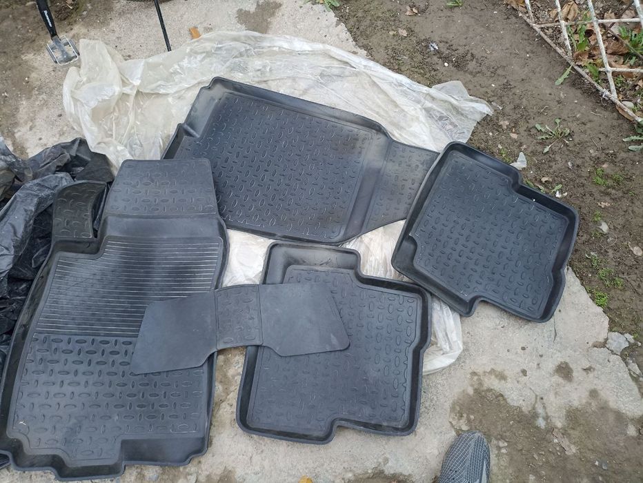 Продаются полики на лесетти и нексию..