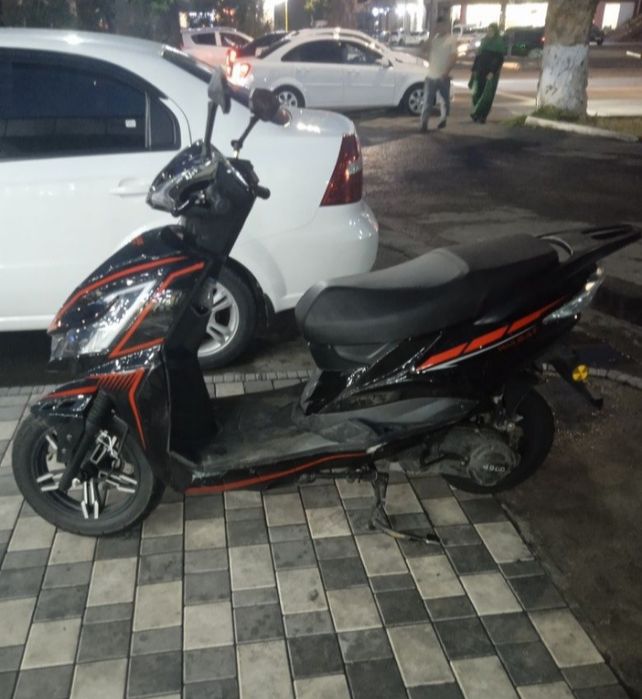 Skutr Wasat sport Srochna sotiladi benzin