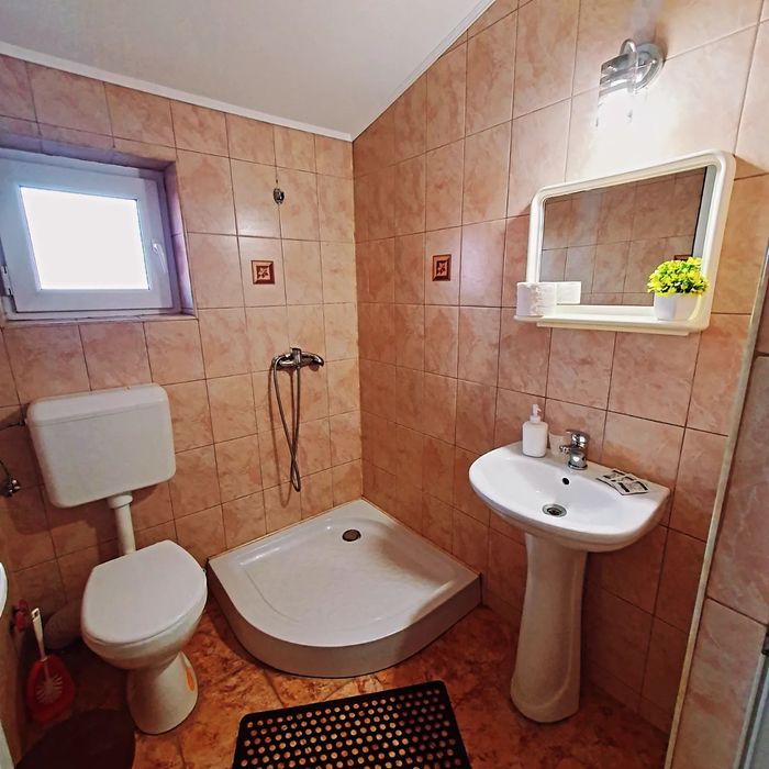 Cazare Casa cu flori-Tuzla