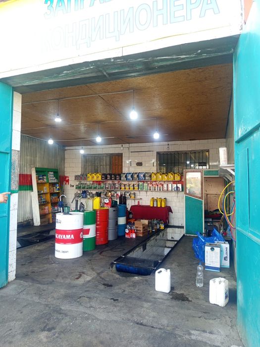 Два гаража с ямами