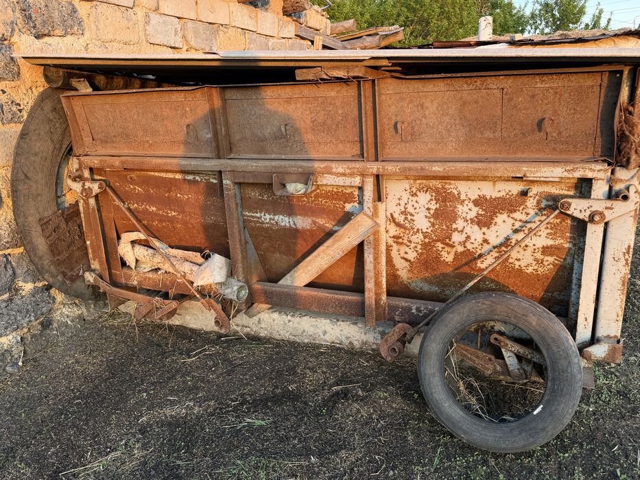 Продам лопату и кузов