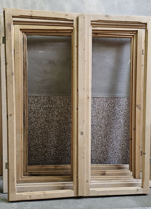 Vând Geamuri / Ferestre duble și simple din lemn (NOI)