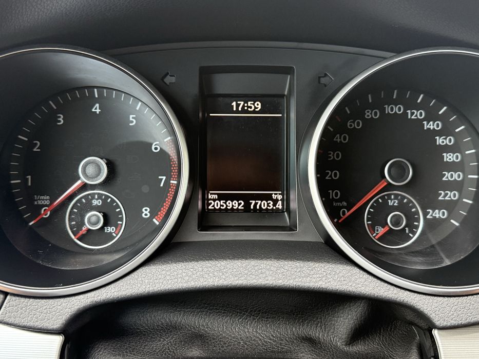 VOLKSWAGEN Golf 2010 — imagine 5
