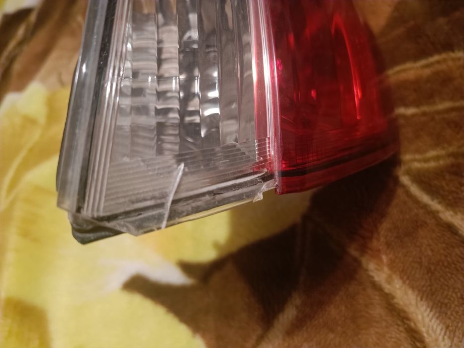 Продам фару на Subaru