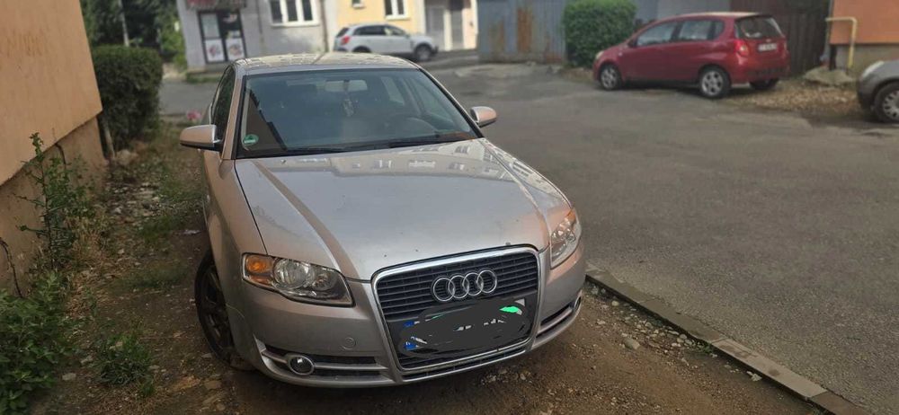 Audi A4.