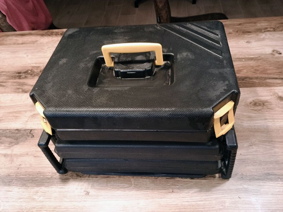 Cutie organizare accesorii,mai sunt 80 piese