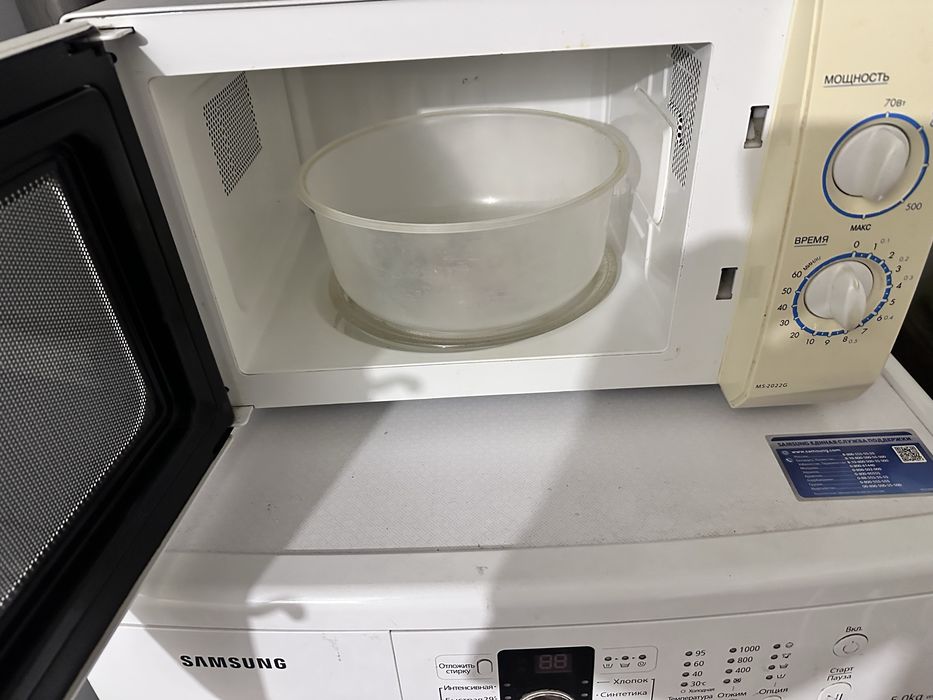 Продам микроволновую печь LG