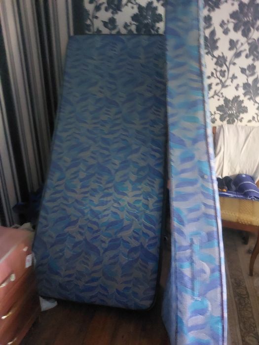Матрасы одинарный б/у 5000