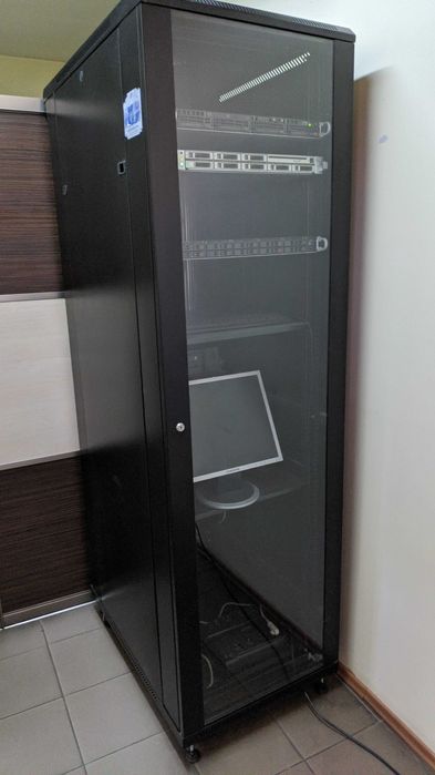 Cabinet rack server 42U 19” 600x900 negru, cu 2 sertare si priza rack