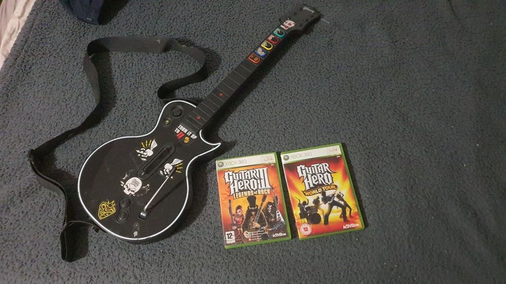 Guitar Hero китара контролер с 2 игри за Xbox 360
