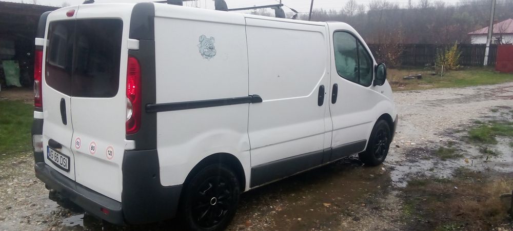 Vînd  dubiță  Reno  Trafic  2010