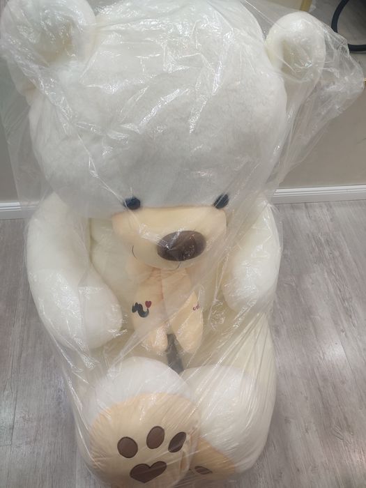 Большой плюшевый мишка