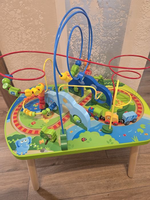 Дървена маса HAPE - като нова! Няма забележки!