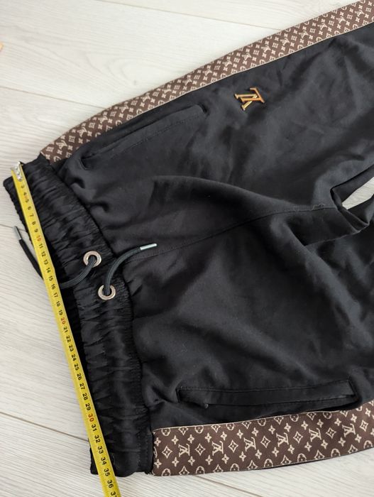 Pantaloni Louis Vuitton bărbați mărimea XL
