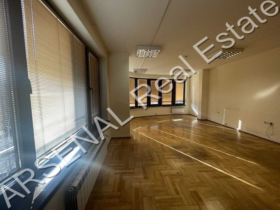 Офис под наем, Лозенец