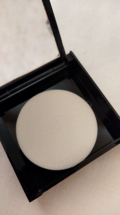 Пудра Meybelline бежевая