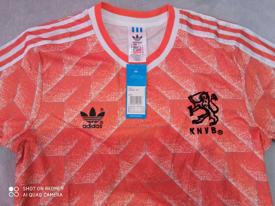 тениски нови адидас и найк.