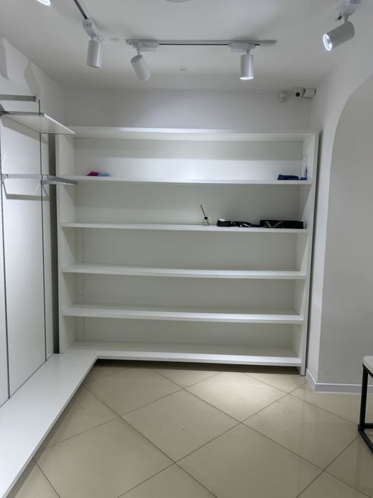 Продается мебель для магазина