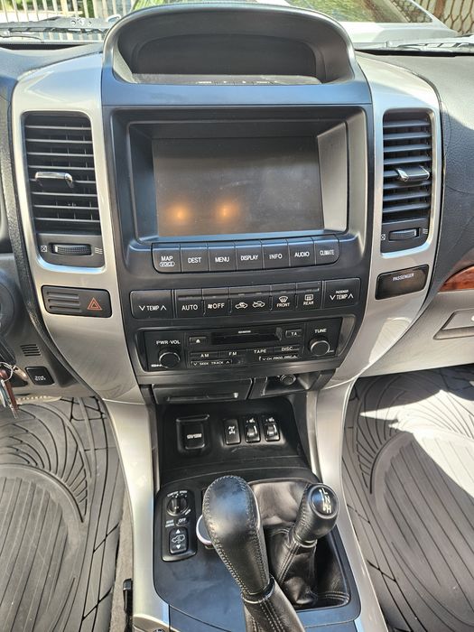 Продавам Toyota Land Cruiser 120