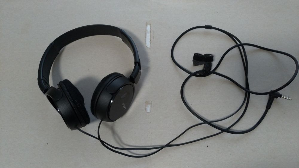 Căști Sony, pliabile cu fir și jack 3,5. mm