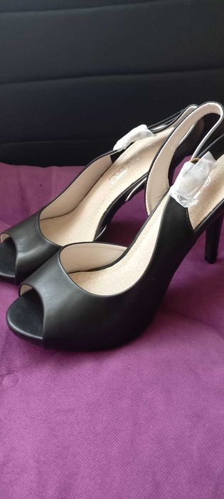 Sandale 36 negre ,piele naturala ,fabricate in Romania