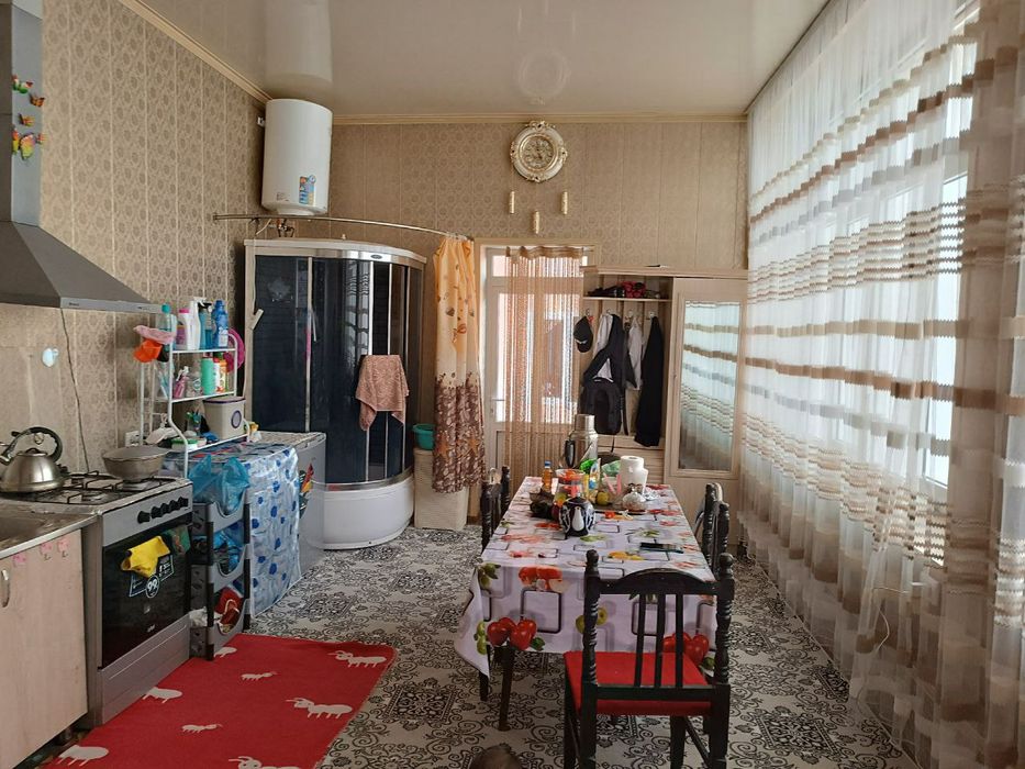 Ховли уй сотилади.