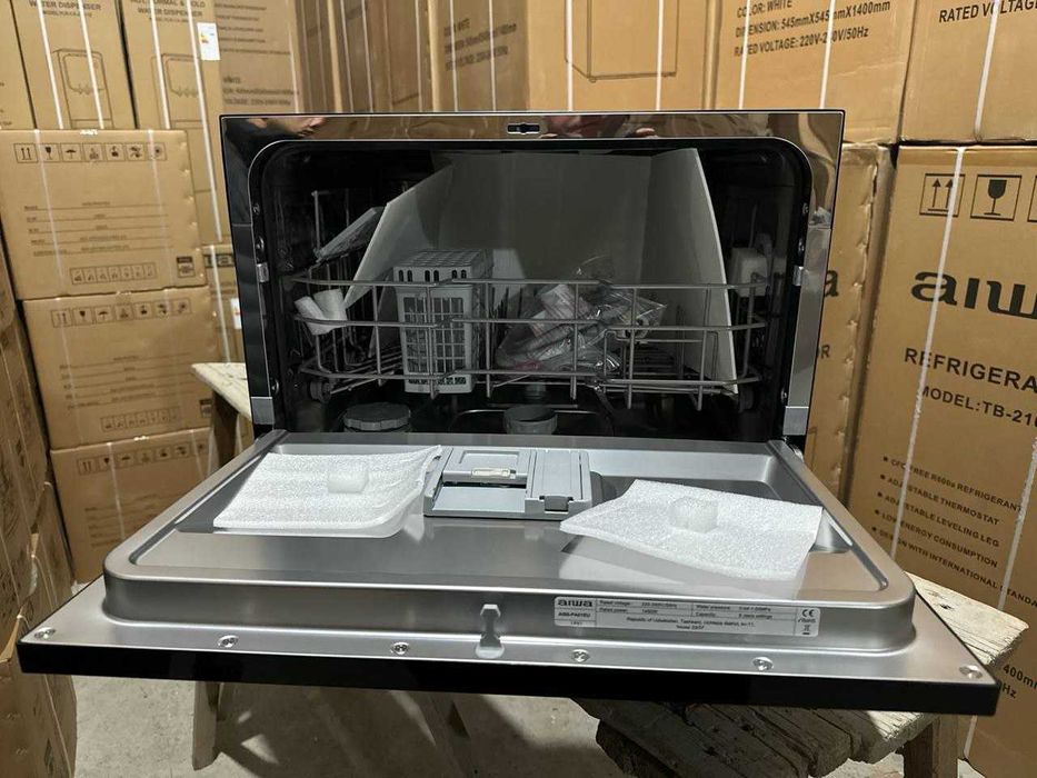 Настольная посудомойка Aiwa черны цвет на 6 комплектов посуды.