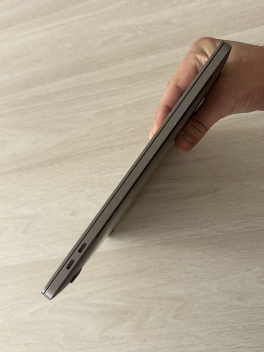 Продам MacBook Pro 16