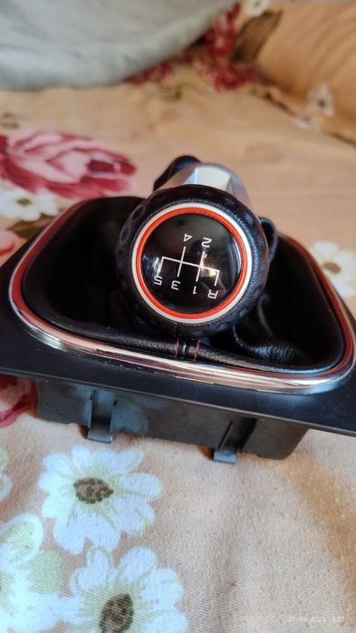 Schimbător golf 5, 5 trepte, model nuca gti