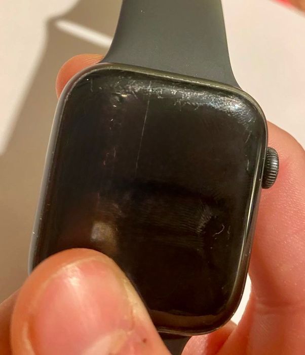 Apple Watch Series 5 44 мм — следи от употреба