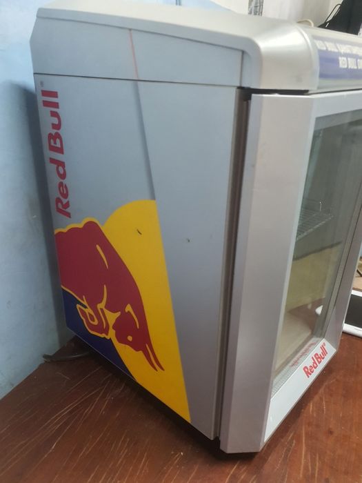 Холодильник RedBull
