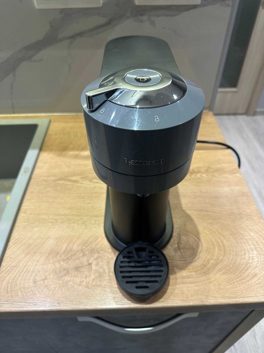 Капсулна кафемашина Nespresso Vertuo Next