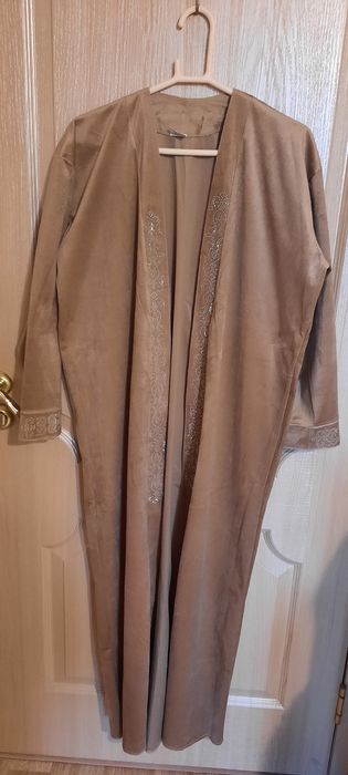 Шапан кремового цвета