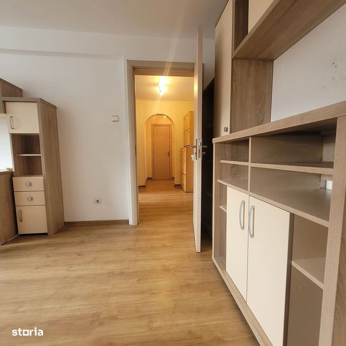 Vand apartament cu 3 camere Centrul Civic, Strada Toamnei